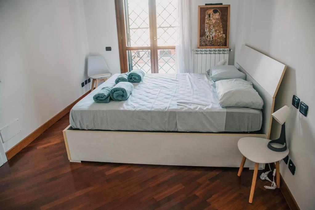 Appartement Poccio House à Fiumicino Extérieur photo