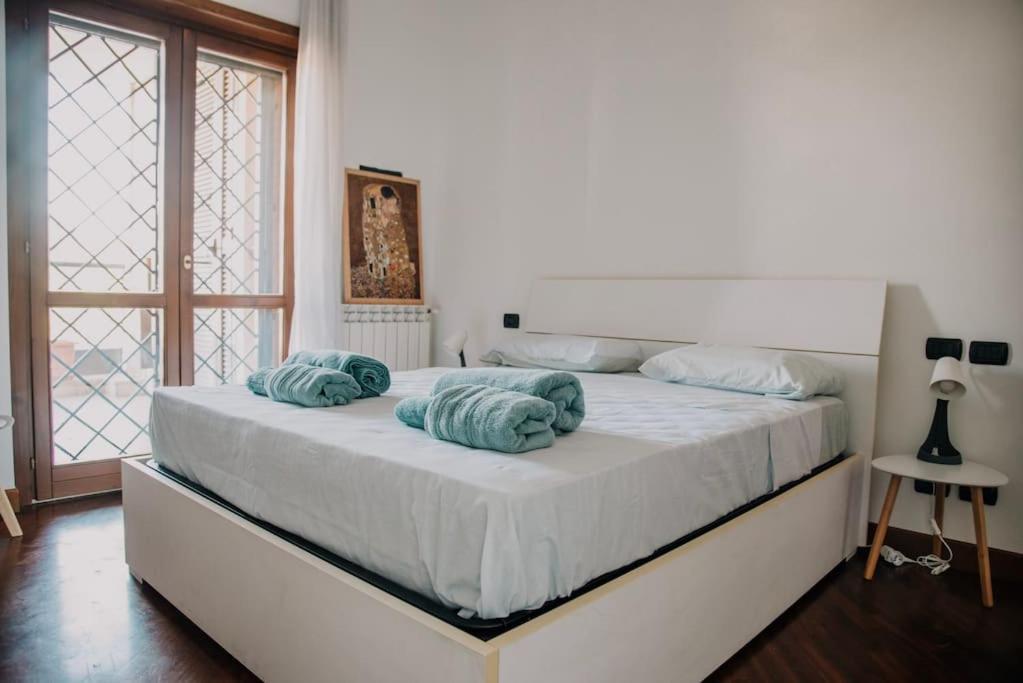 Appartement Poccio House à Fiumicino Extérieur photo